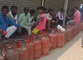 महानगरपालिका क्षेत्रात 25 तर,नगर पालिका क्षेत्रात 45 दिवसात सिलेंडर वाटप – पेट्रोलियम मंत्रालयाचा हा कोणता न्याय ?